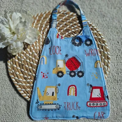 Bavoir élastique motifs camions de chantier